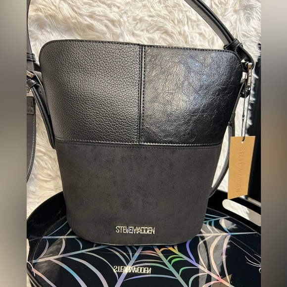 🖤🔥NWT- STEVE MADDEN STUNNING FAUX SUEDE AND LEATHER BCLARAA BUCKET BAG🔥🖤 - Picture 13 of 17